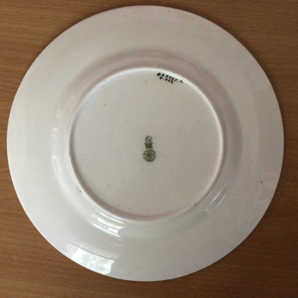 Vintage Royal Doulton salad plate floral gold rim R.A.8995 A. H.802 - Picture 4 of 4